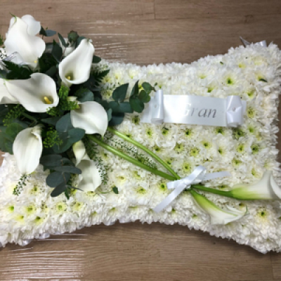 Personalised pillow - Made with the finest chrysanthemums and stunning white Cala lillies and personalised with any name 